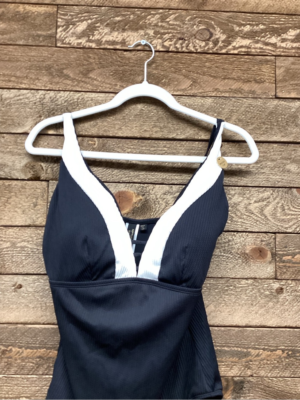Nip Tuck Swim Black & White Ribbed One Piece Swimsuit Multi Fit Cup Size 12 NWT - Picture 7 of 8